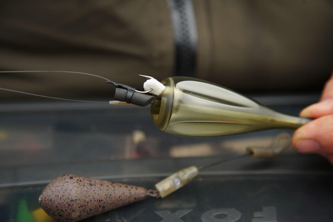 FOX Edges™ Zig Float Kit Karpfen Pose