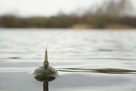 FOX Edges™ Zig Float Kit Karpfen Pose