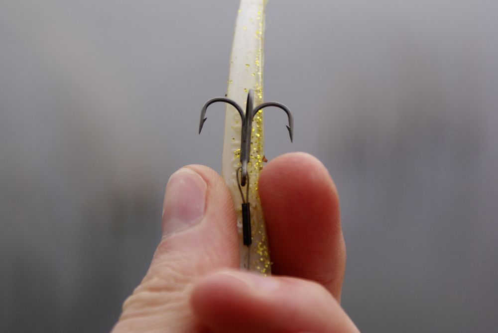 QUANTUM Claw Treble Hooks Mat Finish Drilling mit Baithholder